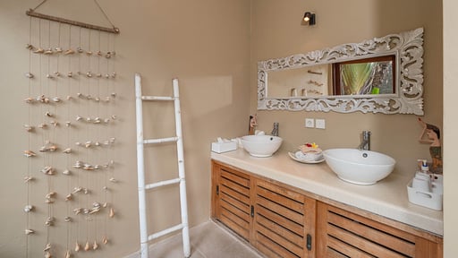 Villa La Dolce Bedroom 1