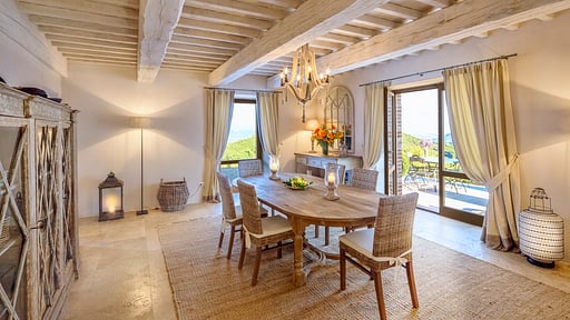 Villa La Macchia Dining area