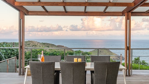 Villa La Magnifica Dining area