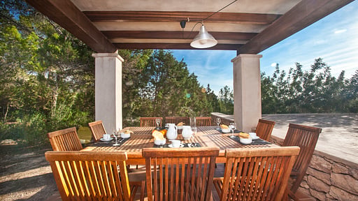 Villa La Masia Dining area