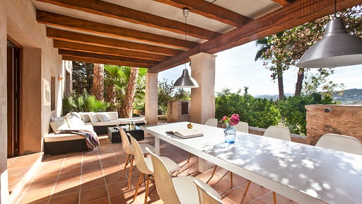 Villa La Masia Dining area