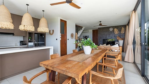 Villa La Paz Dining area
