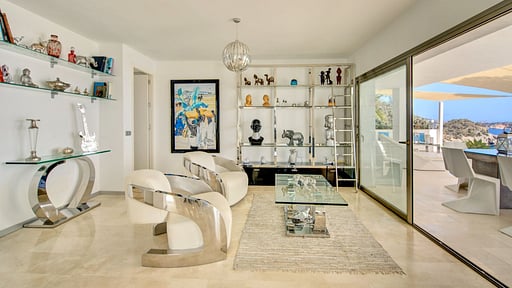 Villa La Pearl Salon