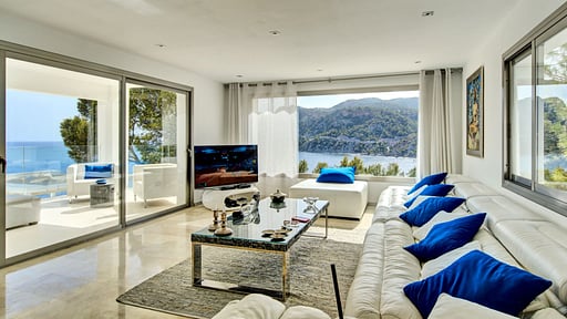Villa La Pearl Salon