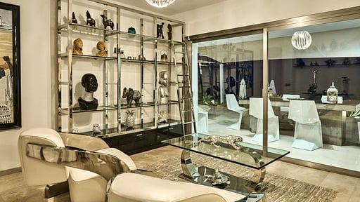 Villa La Pearl Salon