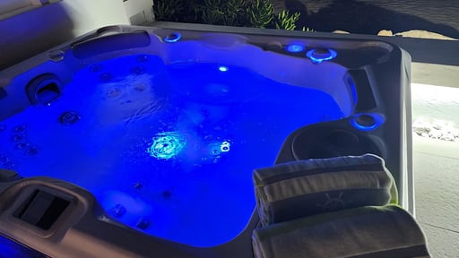 Villa La Perla Bianca Jacuzzi