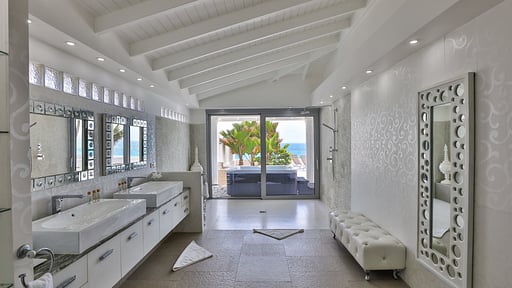 Villa La Perla Palais Bedroom 2