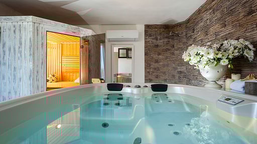 La Pigna Bianca Jacuzzi