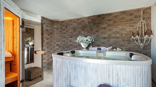 La Pigna Bianca Jacuzzi