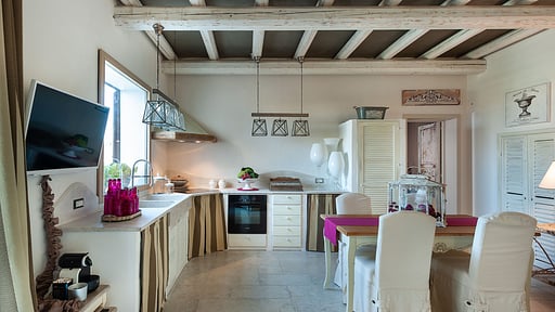 La Pigna Bianca Kitchen