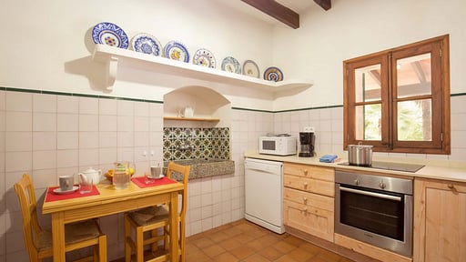 Villa La Rovina Tramuntana Kitchen