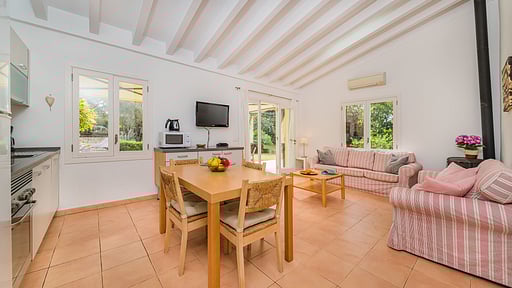 Villa La Sort 140 Dining area