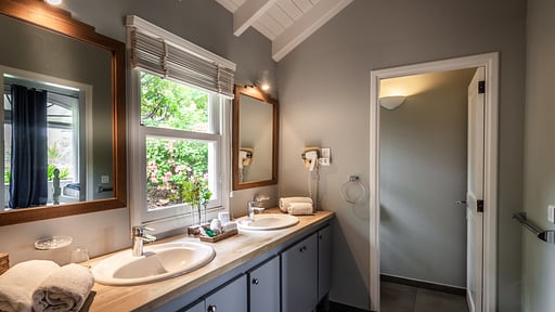 Villa La Vie en Rose Bedroom 3