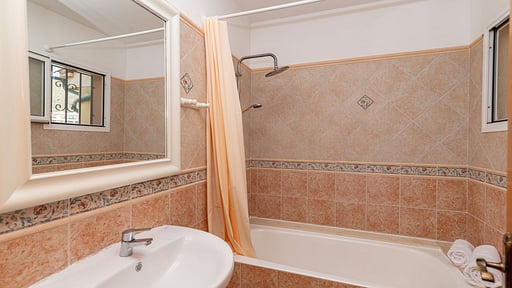 VILLA LAGO Chambre 1