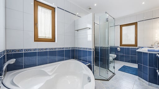 Villa Lago Bedroom 1