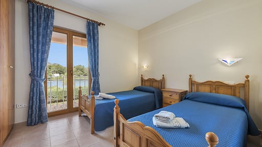 Villa Lago Bedroom 4