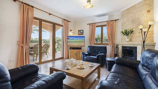 Villa Lago Living room