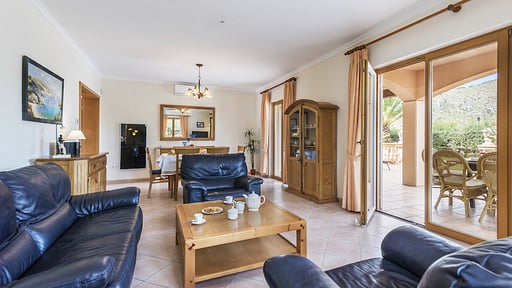 Villa Lago Living room