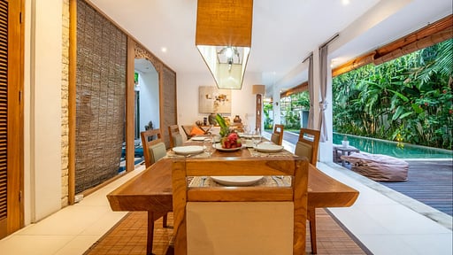 Villa Lagoon Canggu Dining area