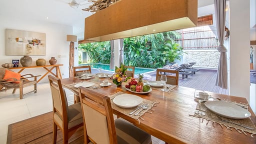 Villa Lagoon Canggu Dining area
