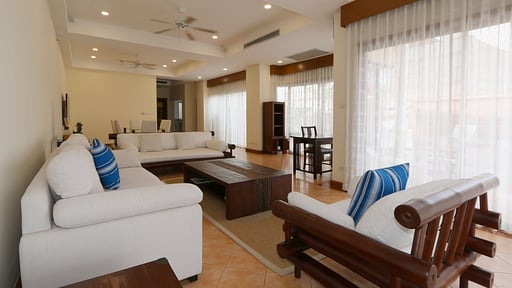 Villa Laguna Links Living room