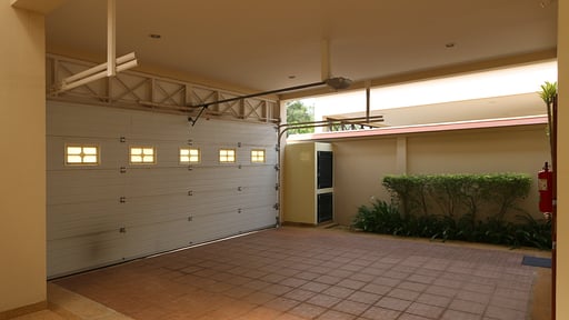 Villa Laguna Links Parking areas