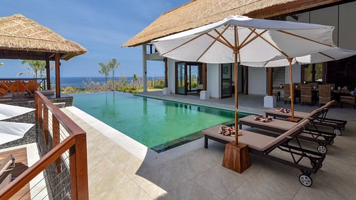 Villa Lakshmi Lovina Swimming pool