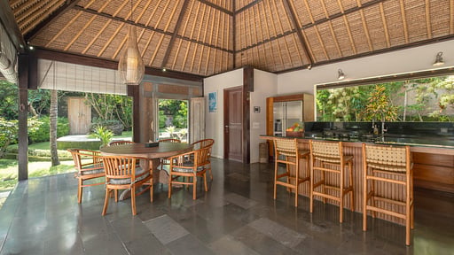 Villa Lalita Dining area