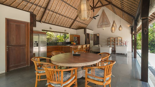 Villa Lalita Dining area