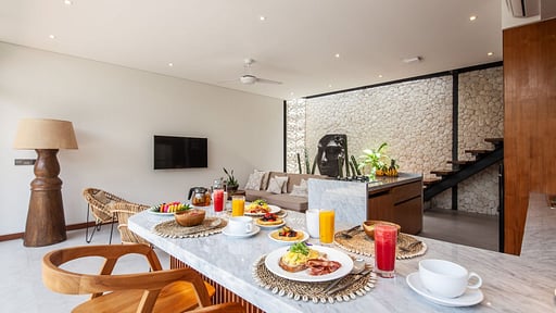 Villa Laluna Dining area