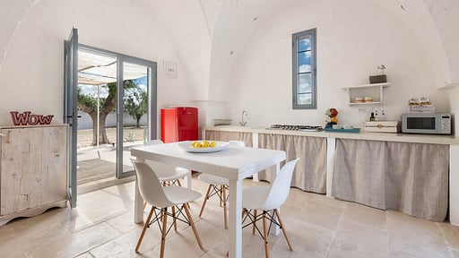 Villa Lamia Madreperla Dining area