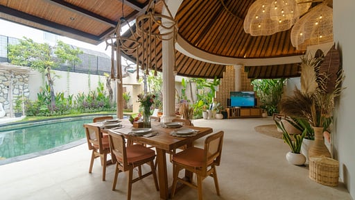 Villa Lamoon Dining area