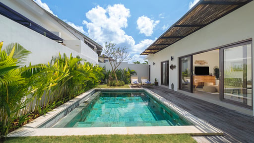 Villa Lange Estate Swimming pool 2