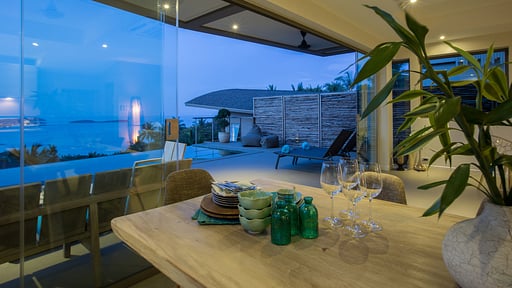 Villa Lanta Zona de comedor