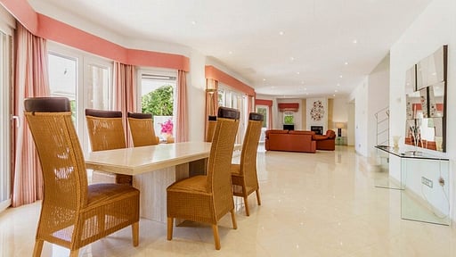 Villa Larena Zona de comedor 2