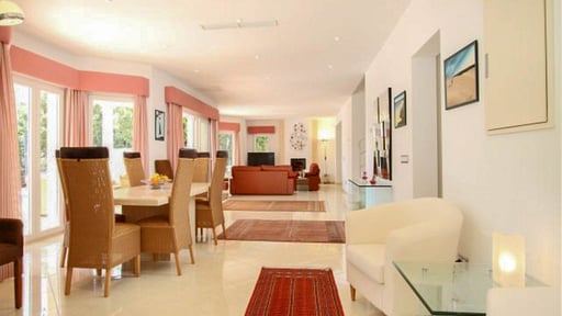 Villa Larena Zona de comedor 2