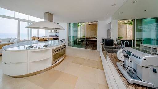 Villa Latitude Kitchen
