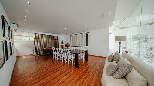 Villa Latitude Dining area 1