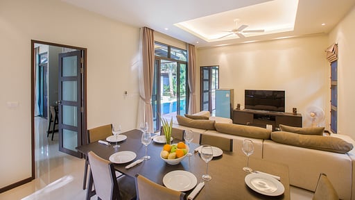 Villa Laut Phuket Dining area