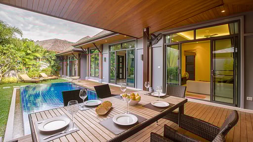 Villa Laut Phuket Dining area
