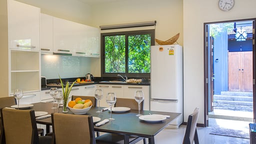 Villa Laut Phuket Dining area
