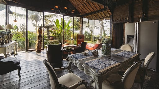 Villa Laut Dining area
