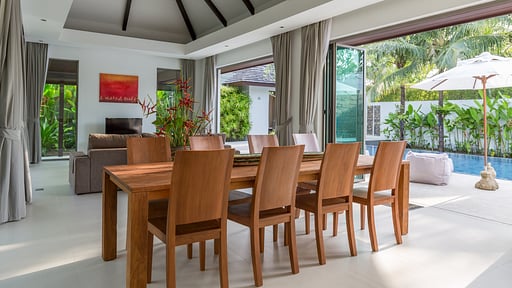 Villa Layan Dining area
