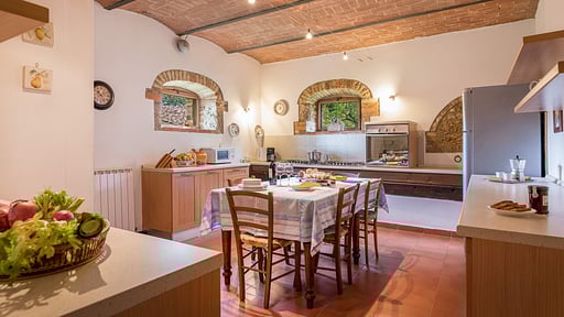 Villa Le Querce Kitchen