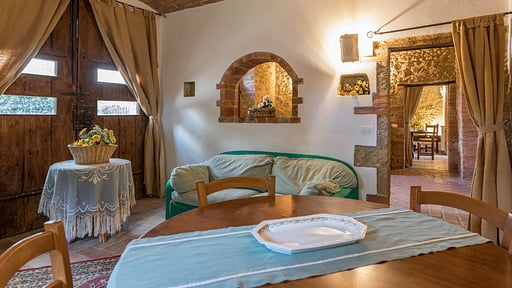 Villa Le Querce Dining area