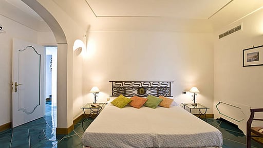 Villa Le Sirene Bedroom 2