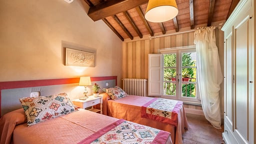 Villa Le Vigne 6 Bedroom 2