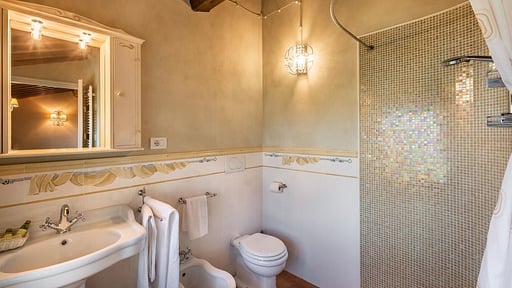 Villa Le Vigne 6 Bedroom 1