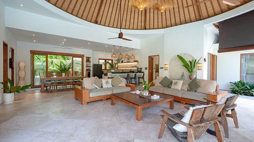Villa Lea Estate Living room 2