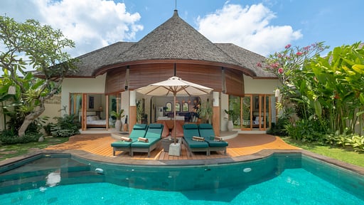 Villa Lea Estate Swimming pool 1